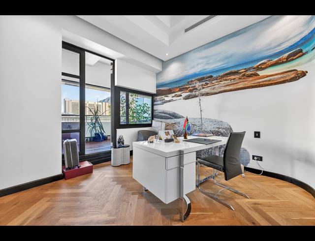 6 BEDROOM PENTHOUSE FOR SALE IN CAPE TOWN CITY CENTRE